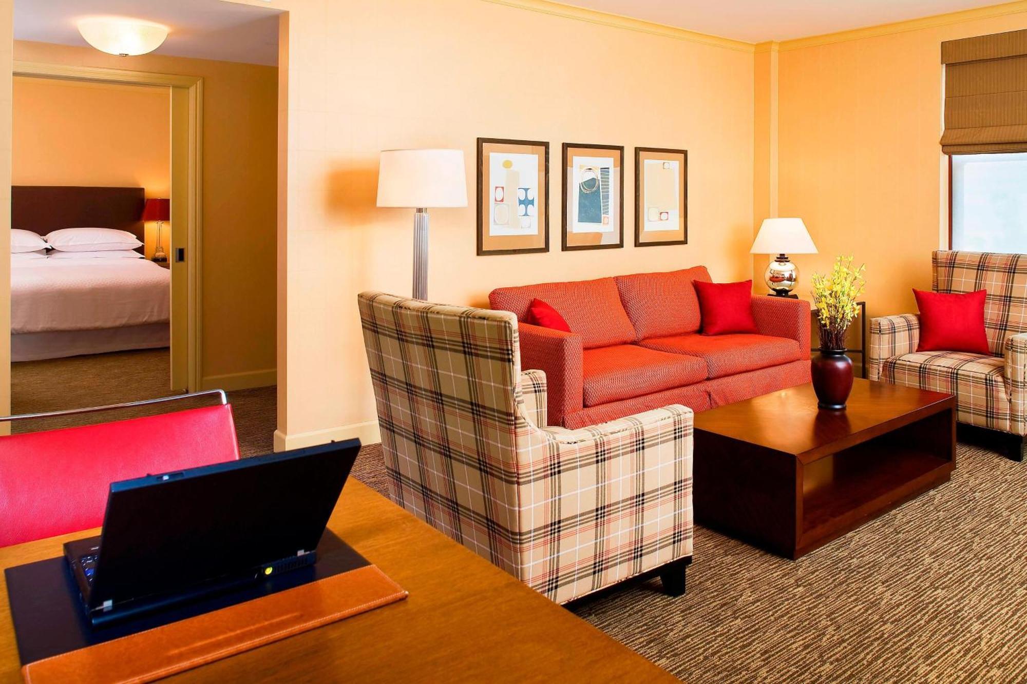 Four Points By Sheraton Downtown 3*