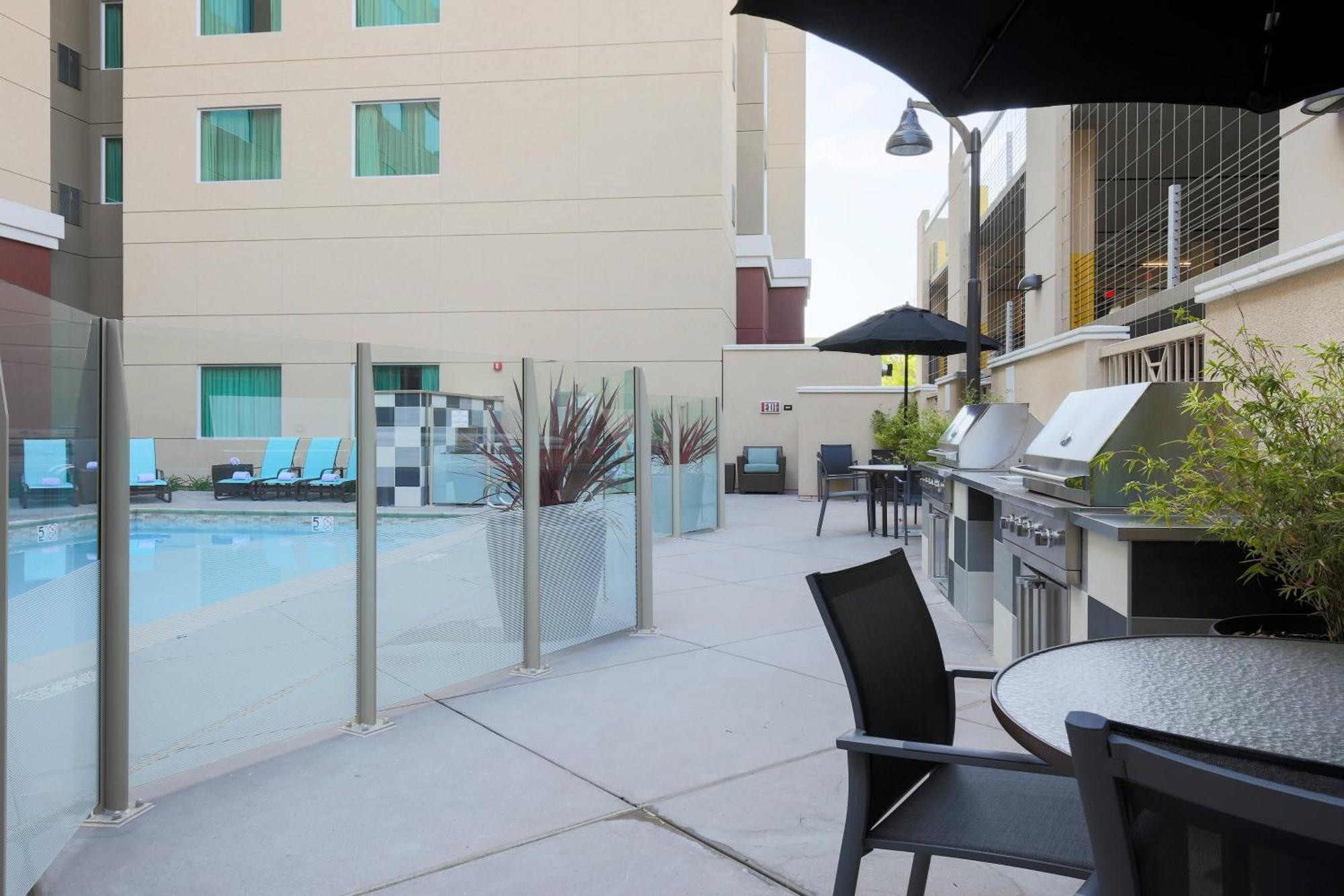 Hotel Springhill By Marriott Airport