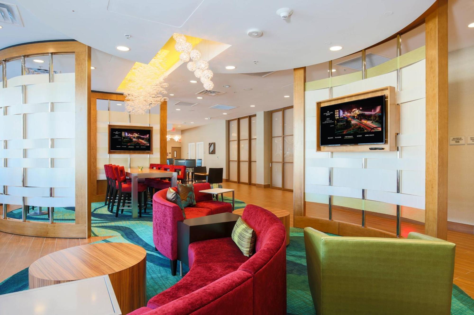 Springhill By Marriott Airport 3*