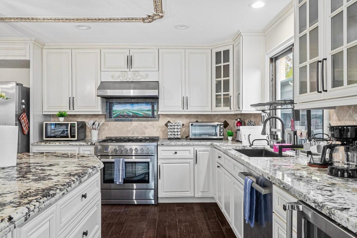 Stunning Design 7bed5bath In Heart *