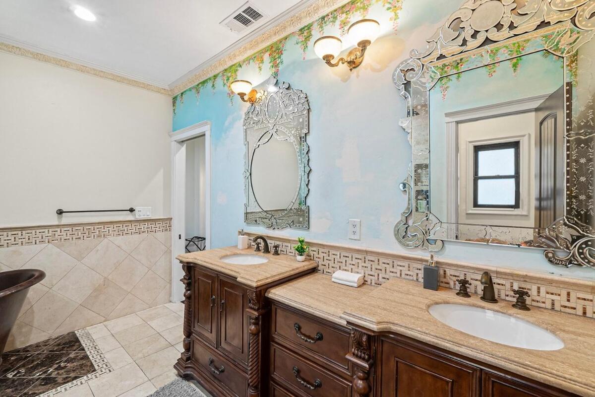 Stunning Design 7bed5bath In Heart Holiday home San Jose