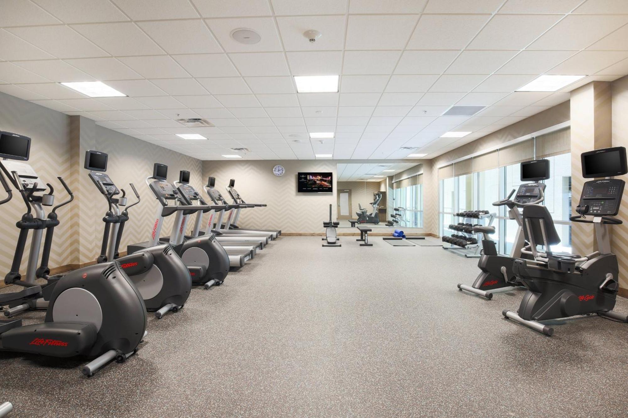 Hotel By Marriott Airport 4*