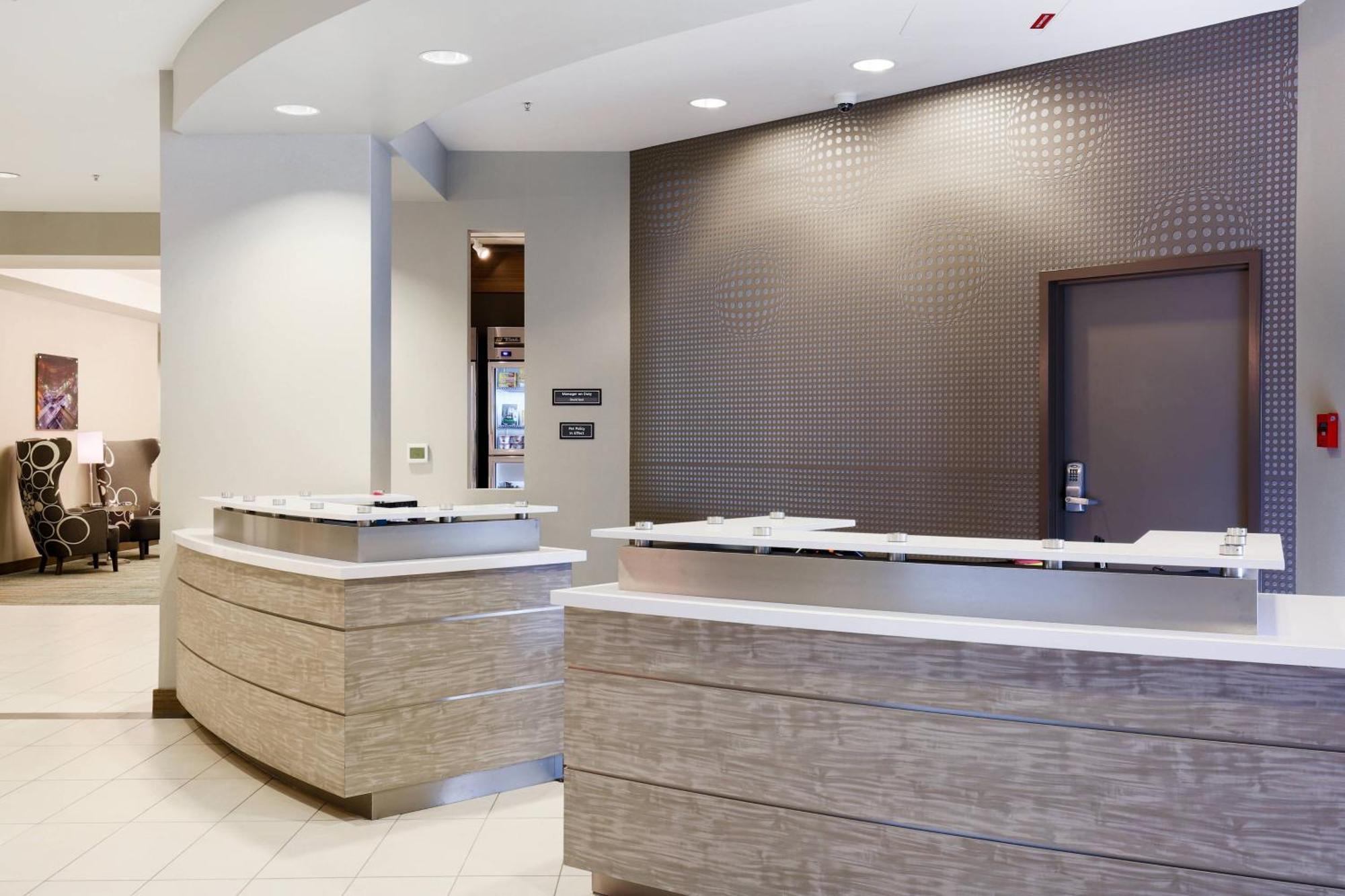 By Marriott Airport Hotel 4*