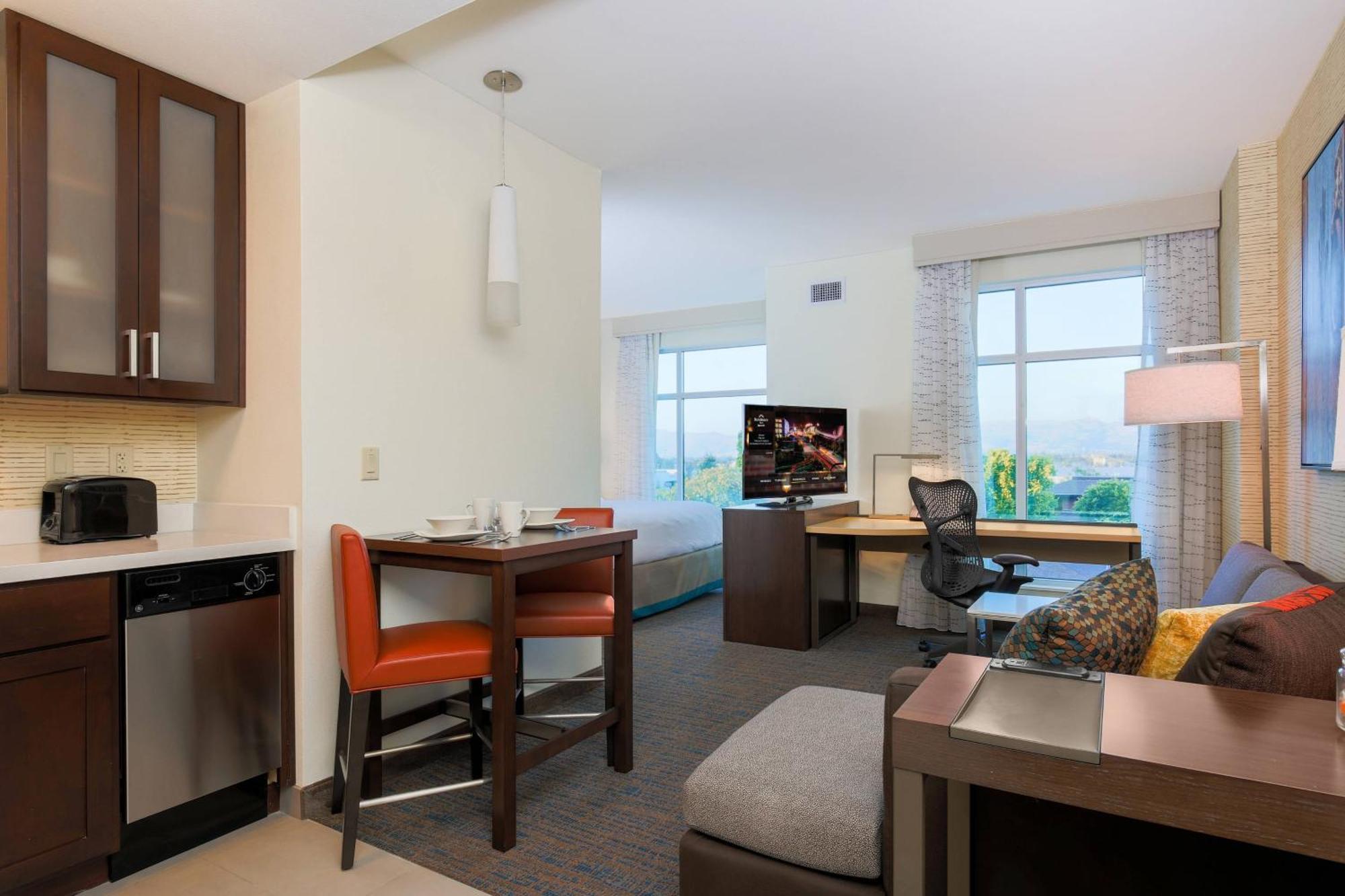 Hotel By Marriott Airport San Jose
