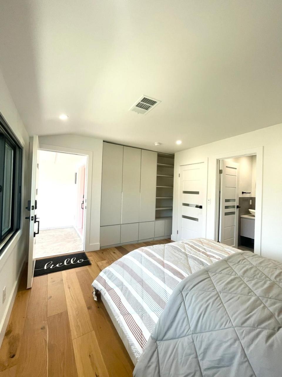 Cozy Modern Guest house *