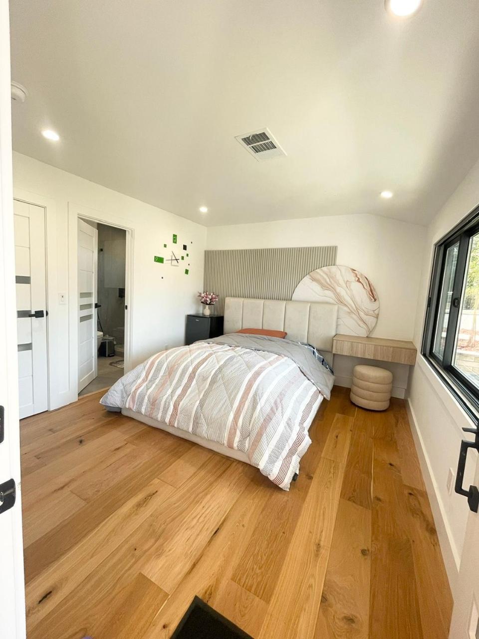 Cozy Modern Guest house
