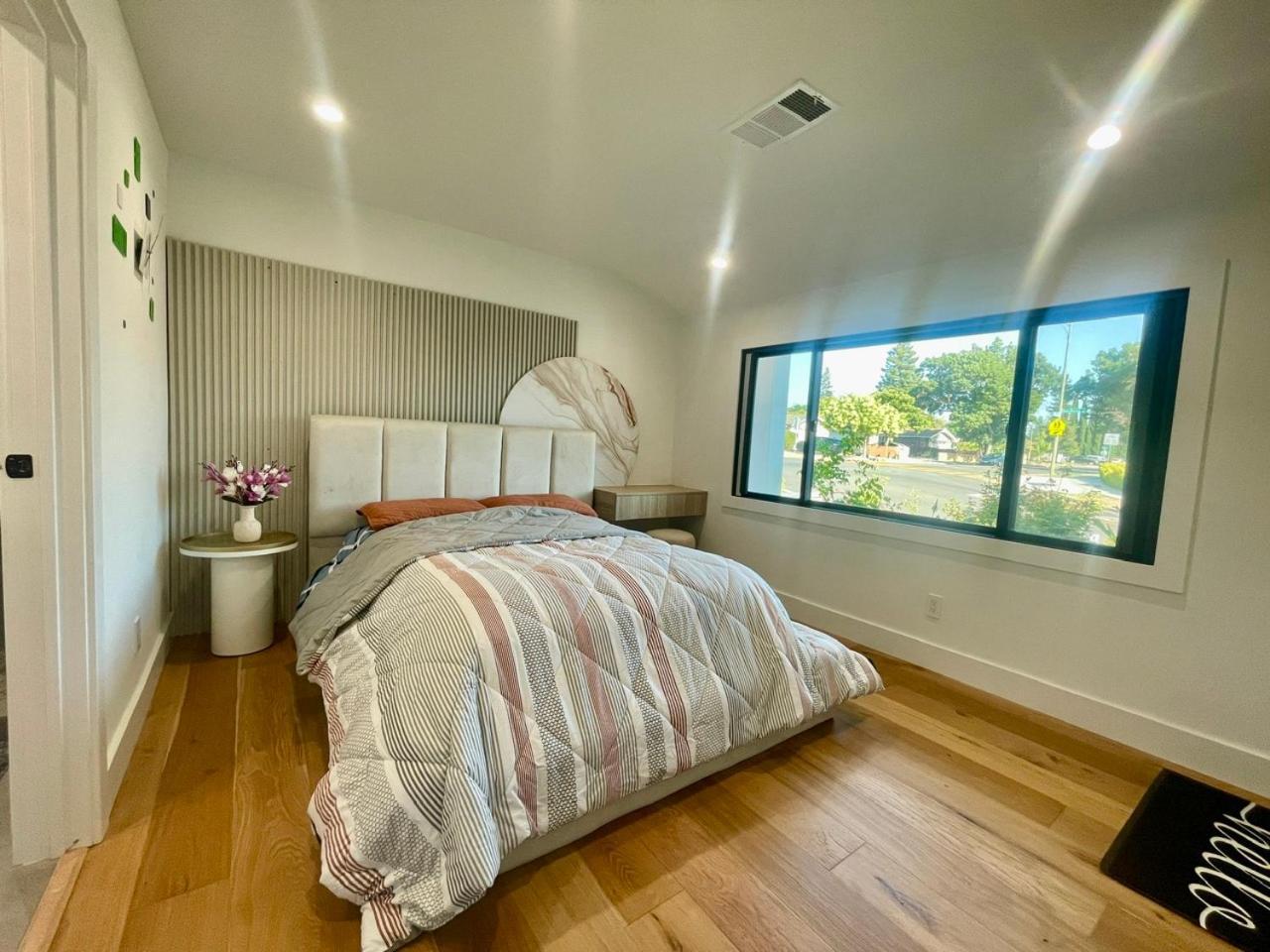 Cozy Modern San Jose