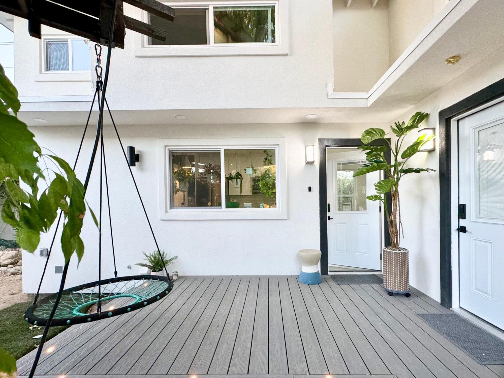Apartment Family Pick, Mickey Dream Loft And Tree House