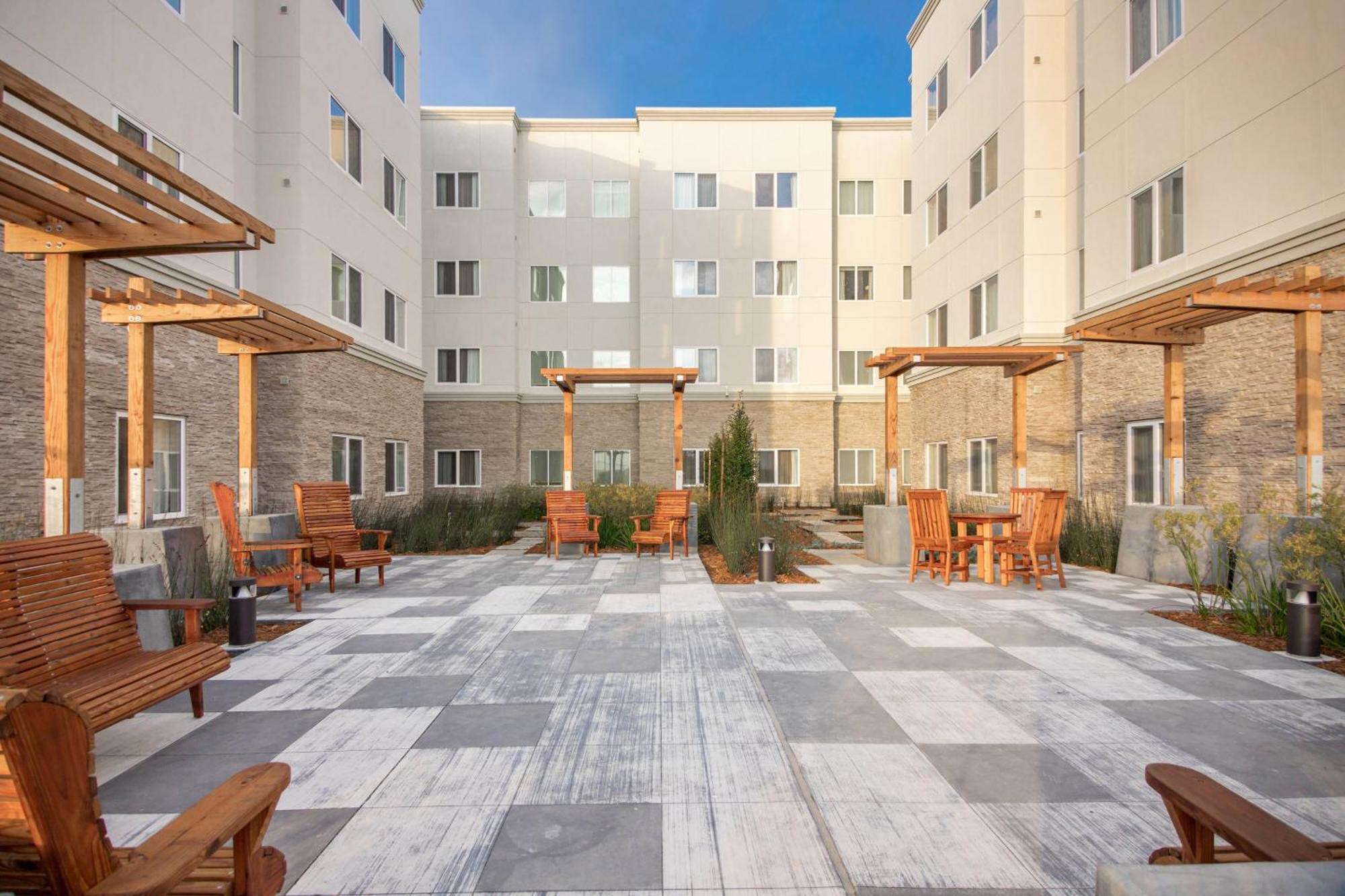 By Marriott North/silicon Valley Hotel
