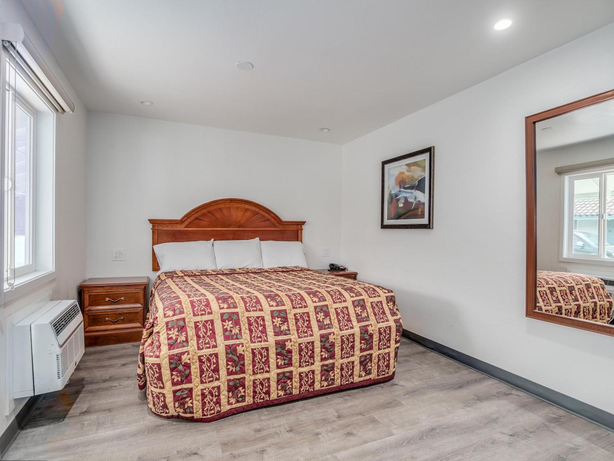 Alameda Hotel 3*