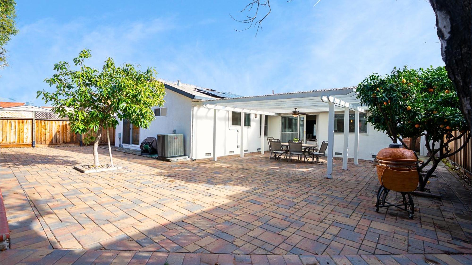Villa Grand Lux 4br Prime Location & Serene Yard