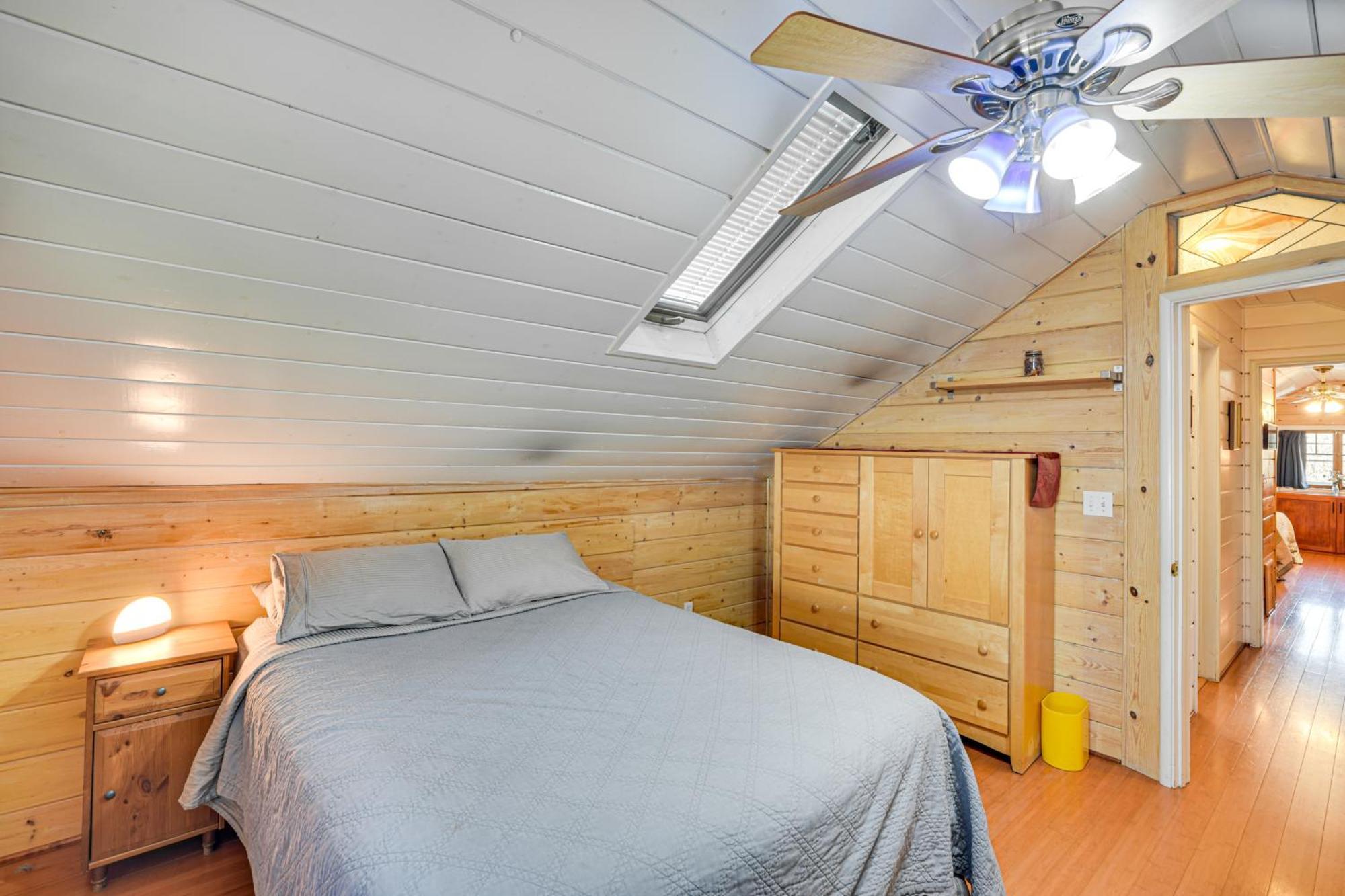 6 Blocks To Sjsu Cozy With Deck And Koi Pond Holiday home