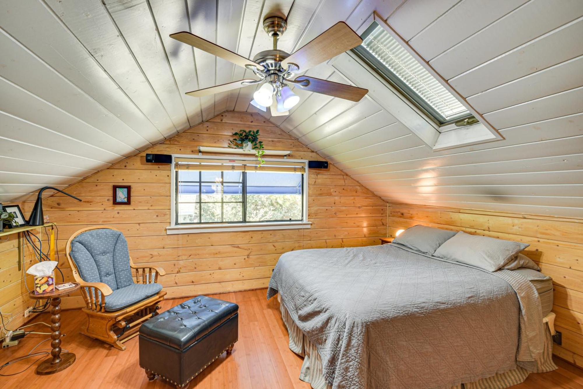 6 Blocks To Sjsu Cozy With Deck And Koi Pond * San Jose