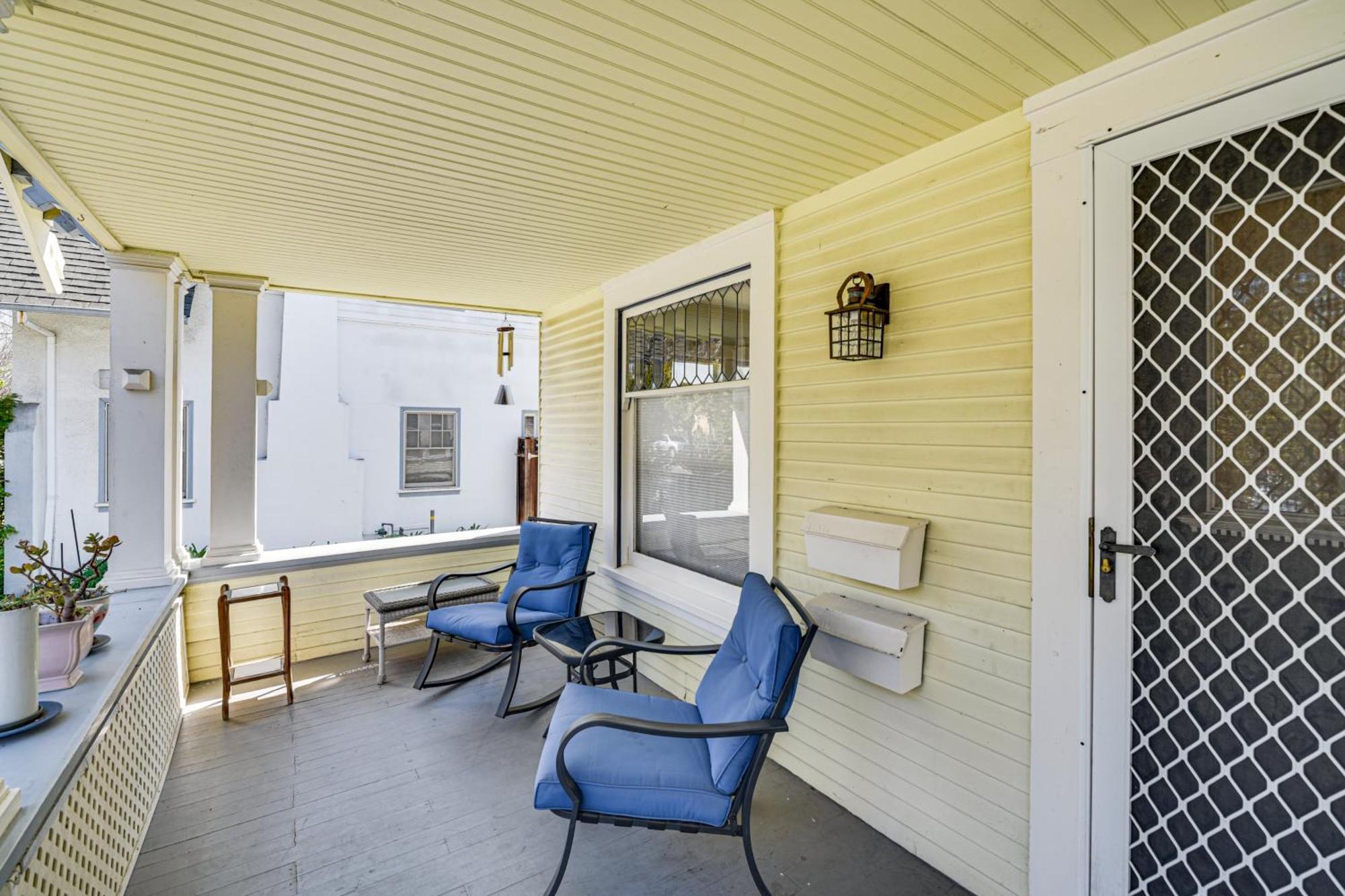 6 Blocks To Sjsu Cozy With Deck And Koi Pond Holiday home San Jose