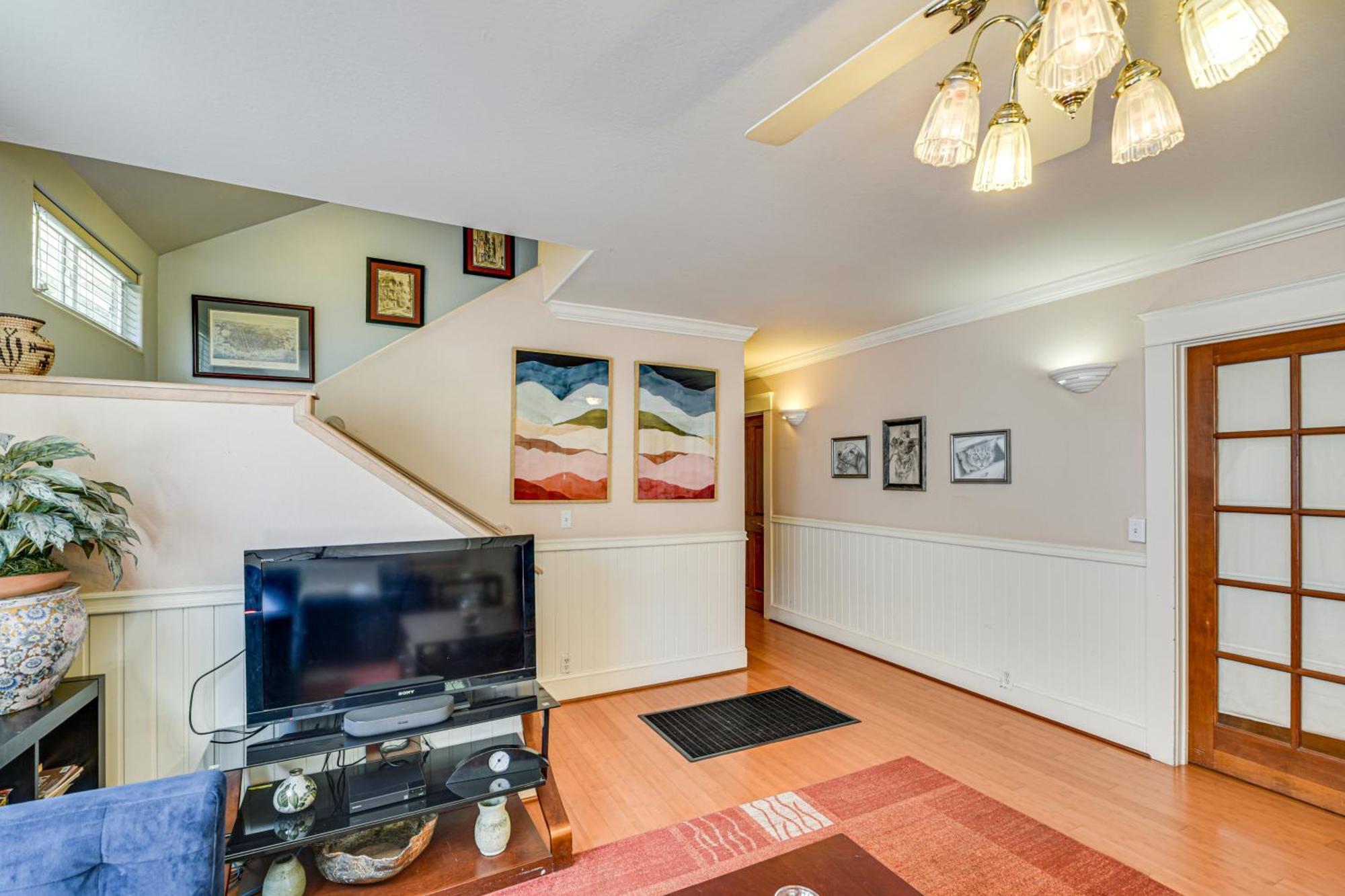 6 Blocks To Sjsu Cozy With Deck And Koi Pond Holiday home *