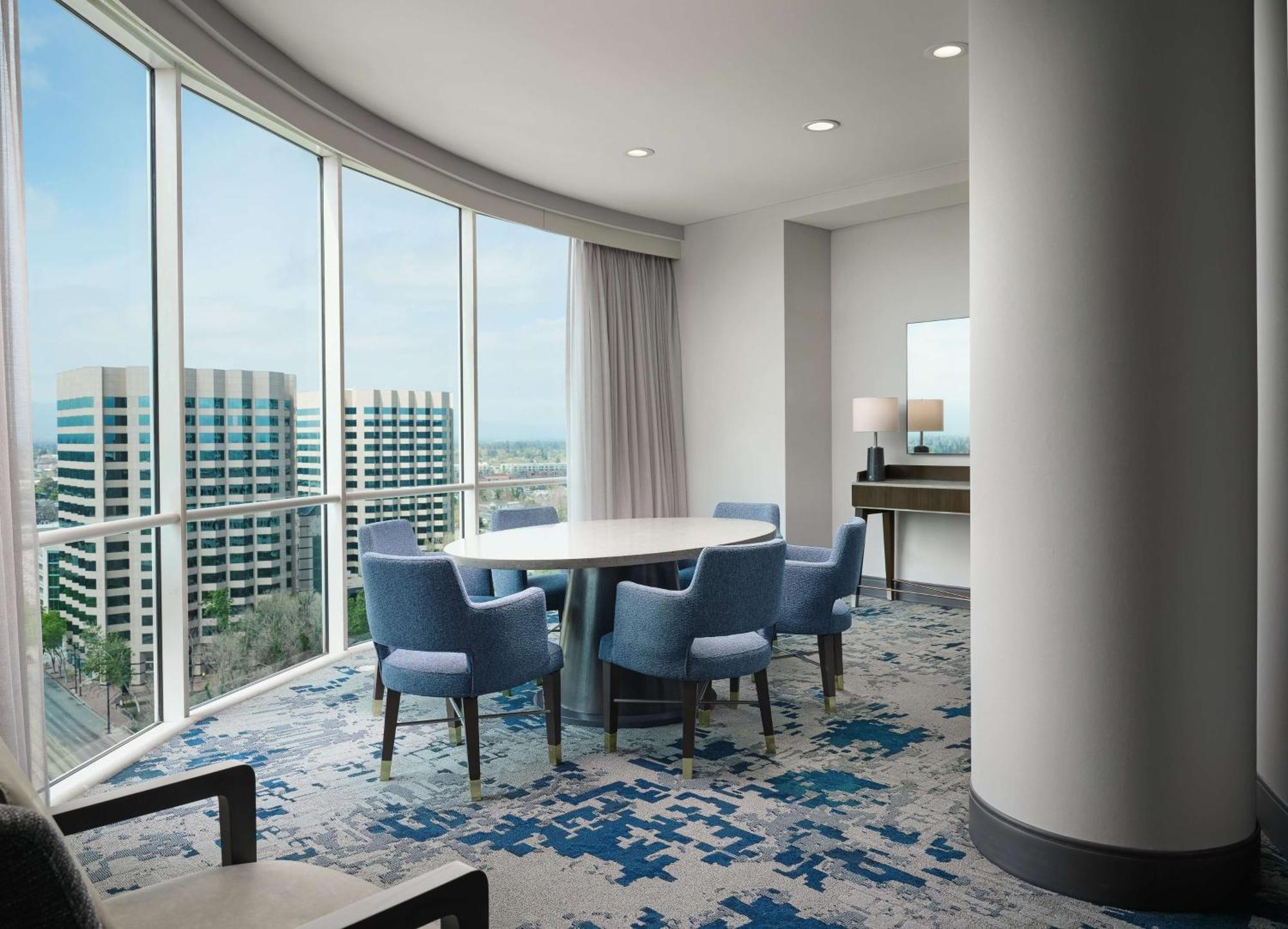 Hilton Hotel 4*