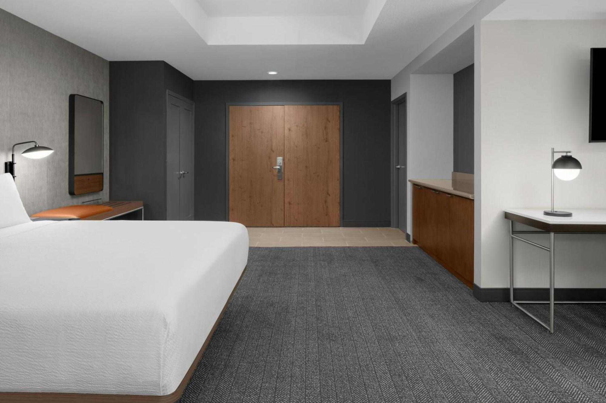 Courtyard Airport Hotel San Jose