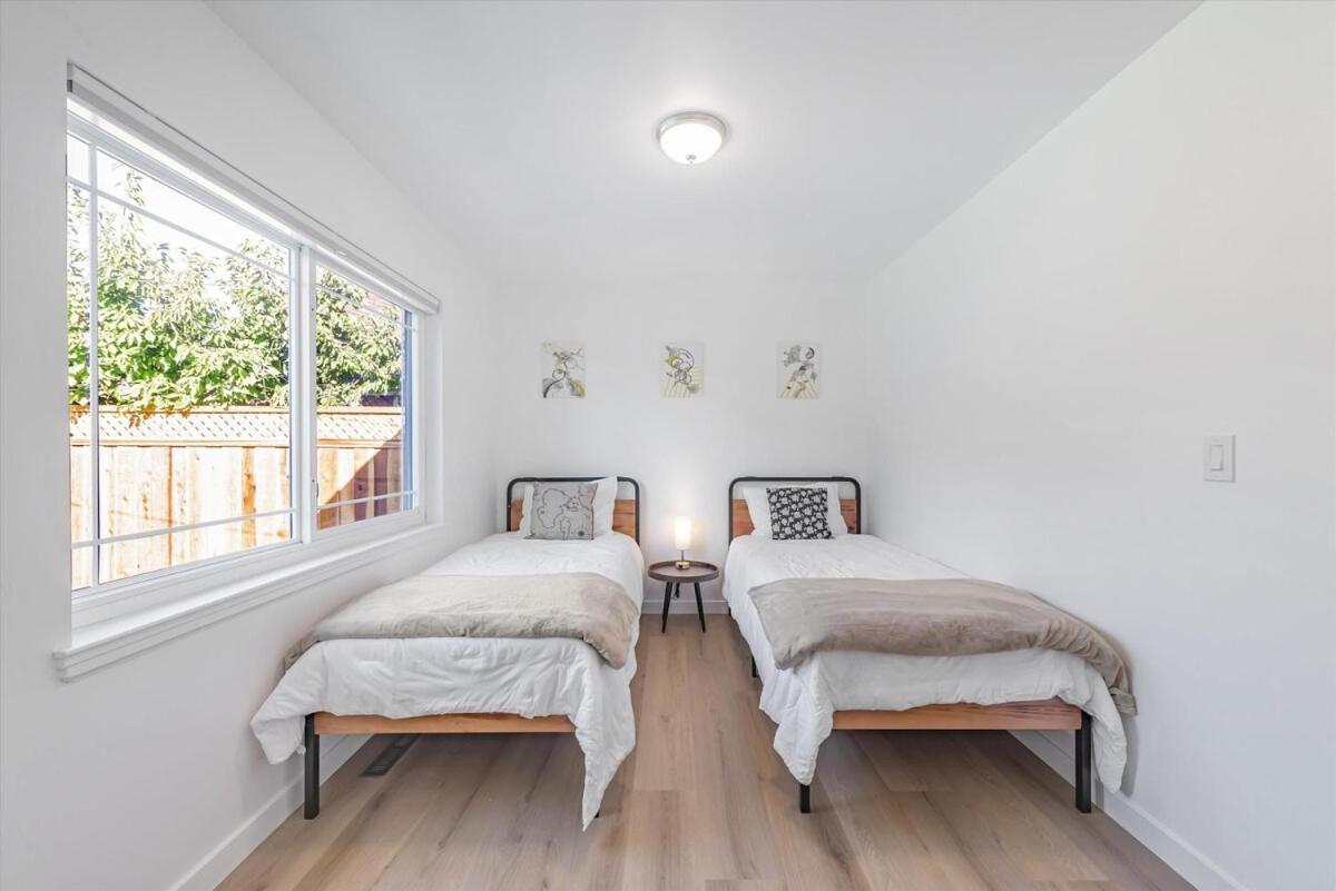 Modern Cozy House With Mini Golf Near Santa Clara Holiday home *