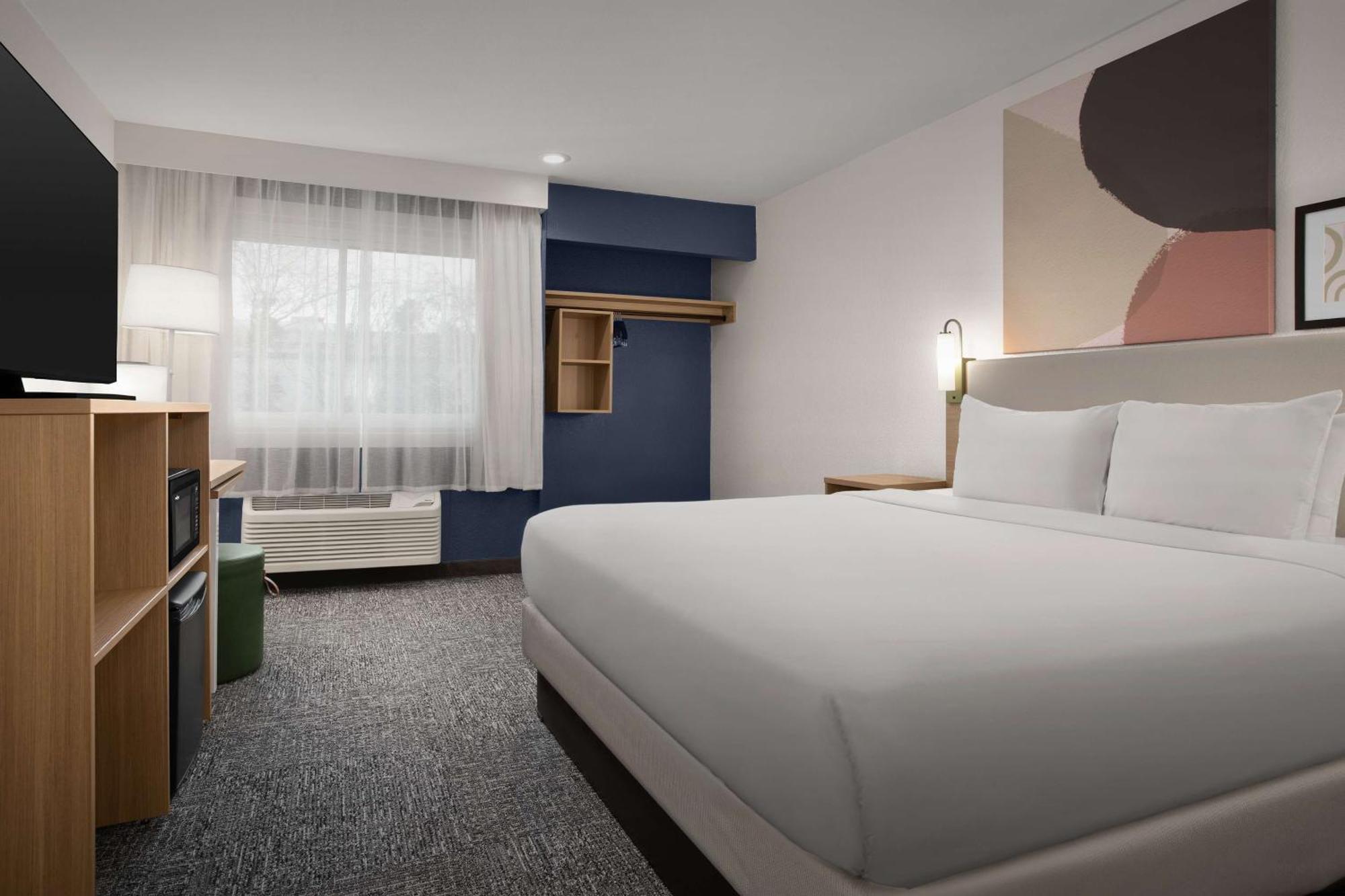 Spark By Hilton Airport Hotel 3*