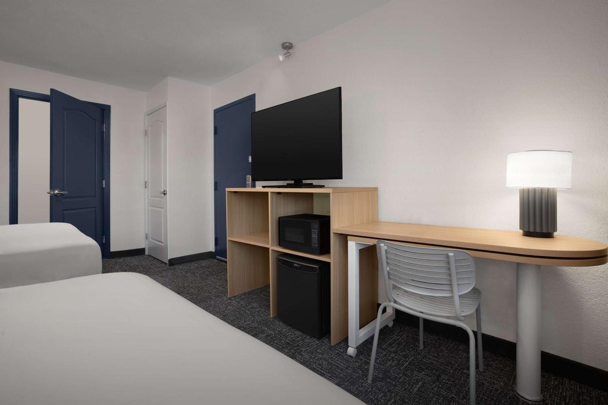 Hotel Spark By Hilton Airport 3*