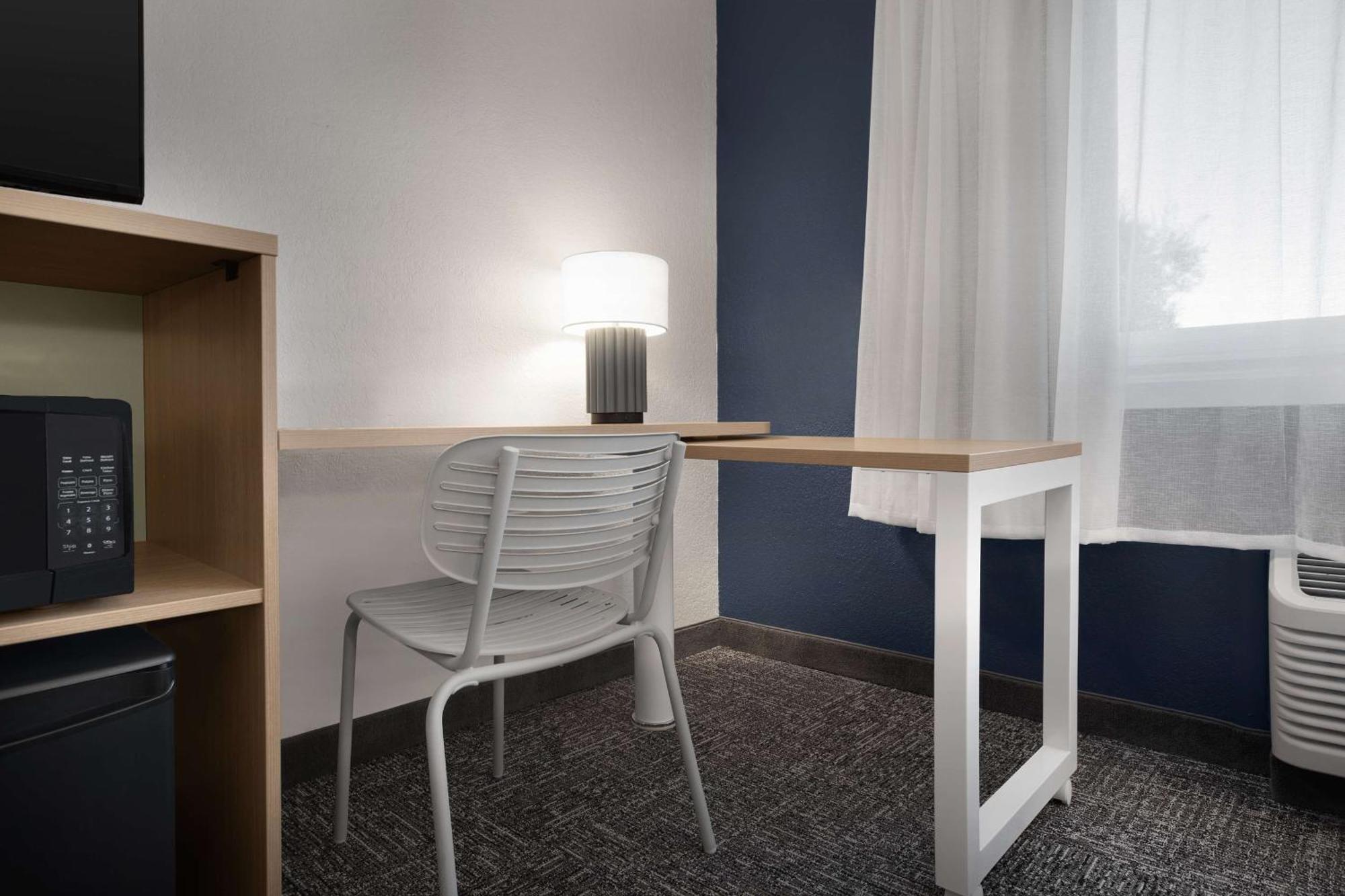 Spark By Hilton Airport Hotel 3*