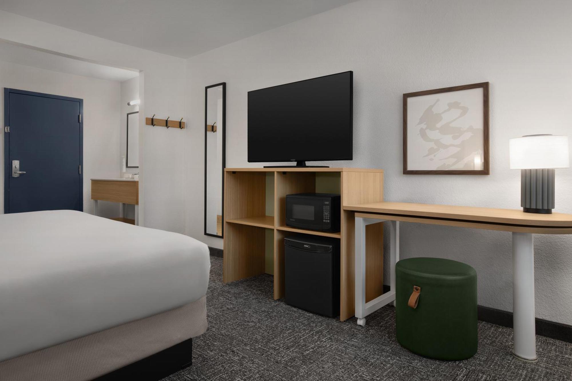 Spark By Hilton Airport Hotel 3*