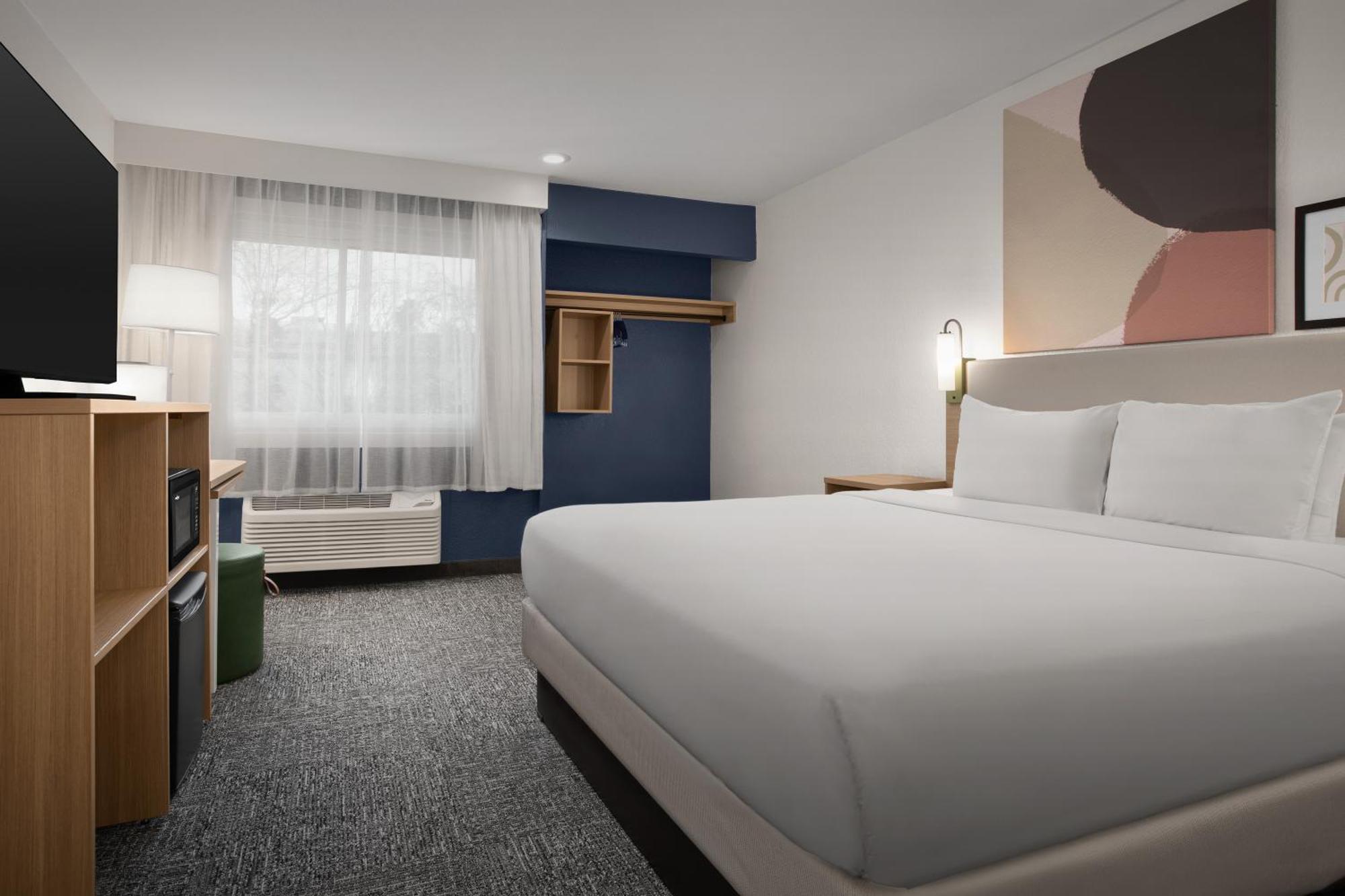 Spark By Hilton Airport Hotel San Jose