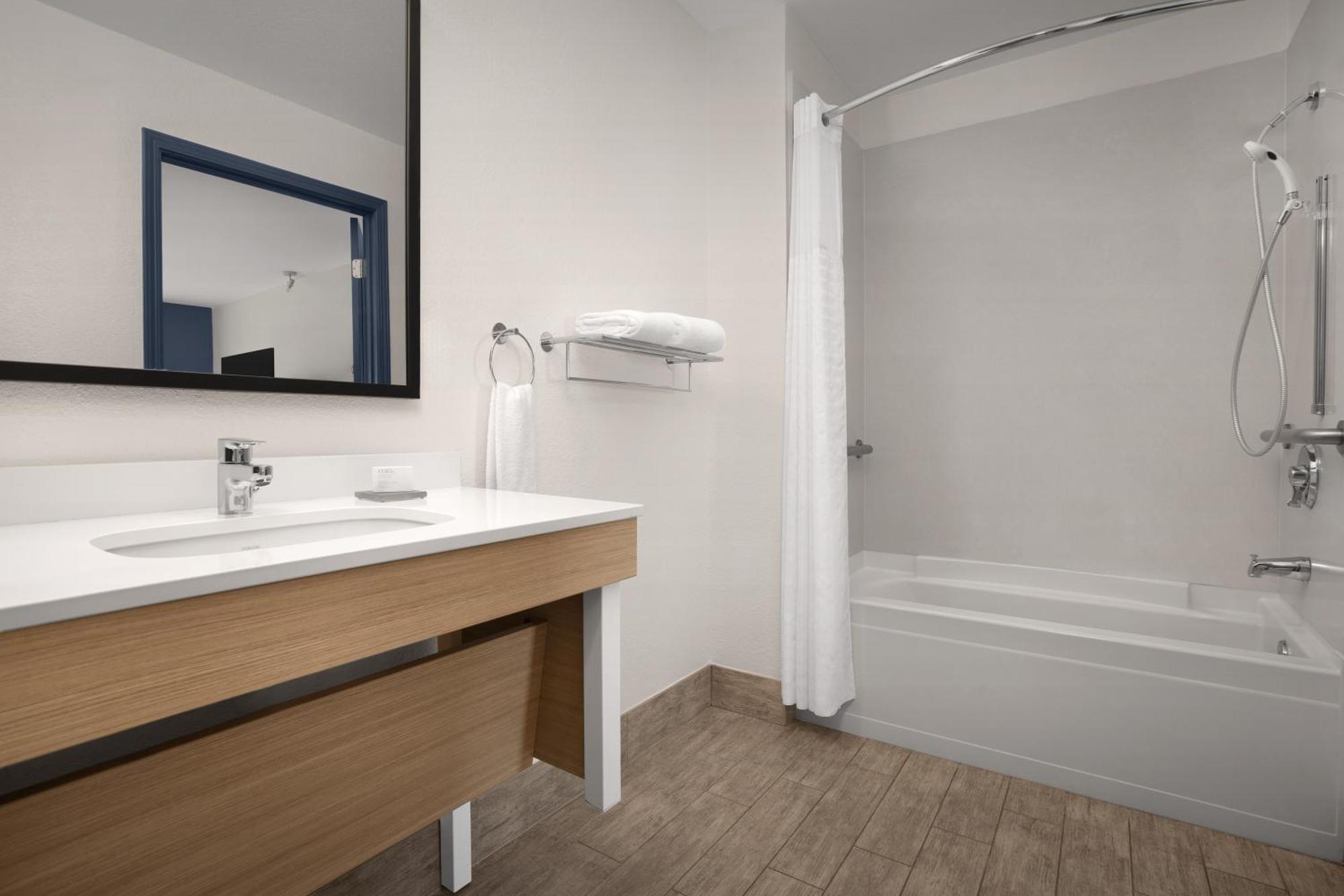 Hotel Spark By Hilton Airport San Jose