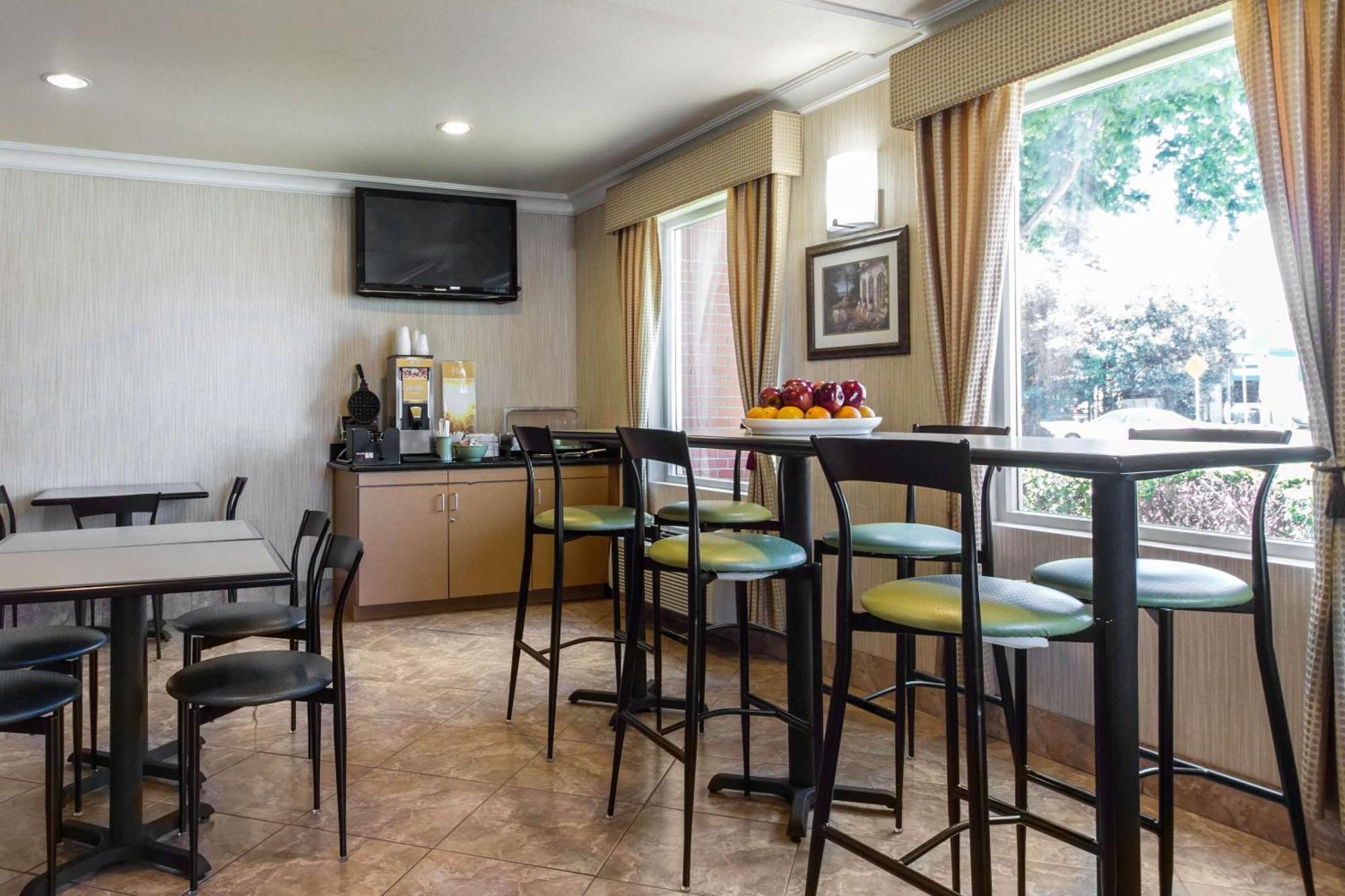 Inn Quality Airport-silicon Valley 3*