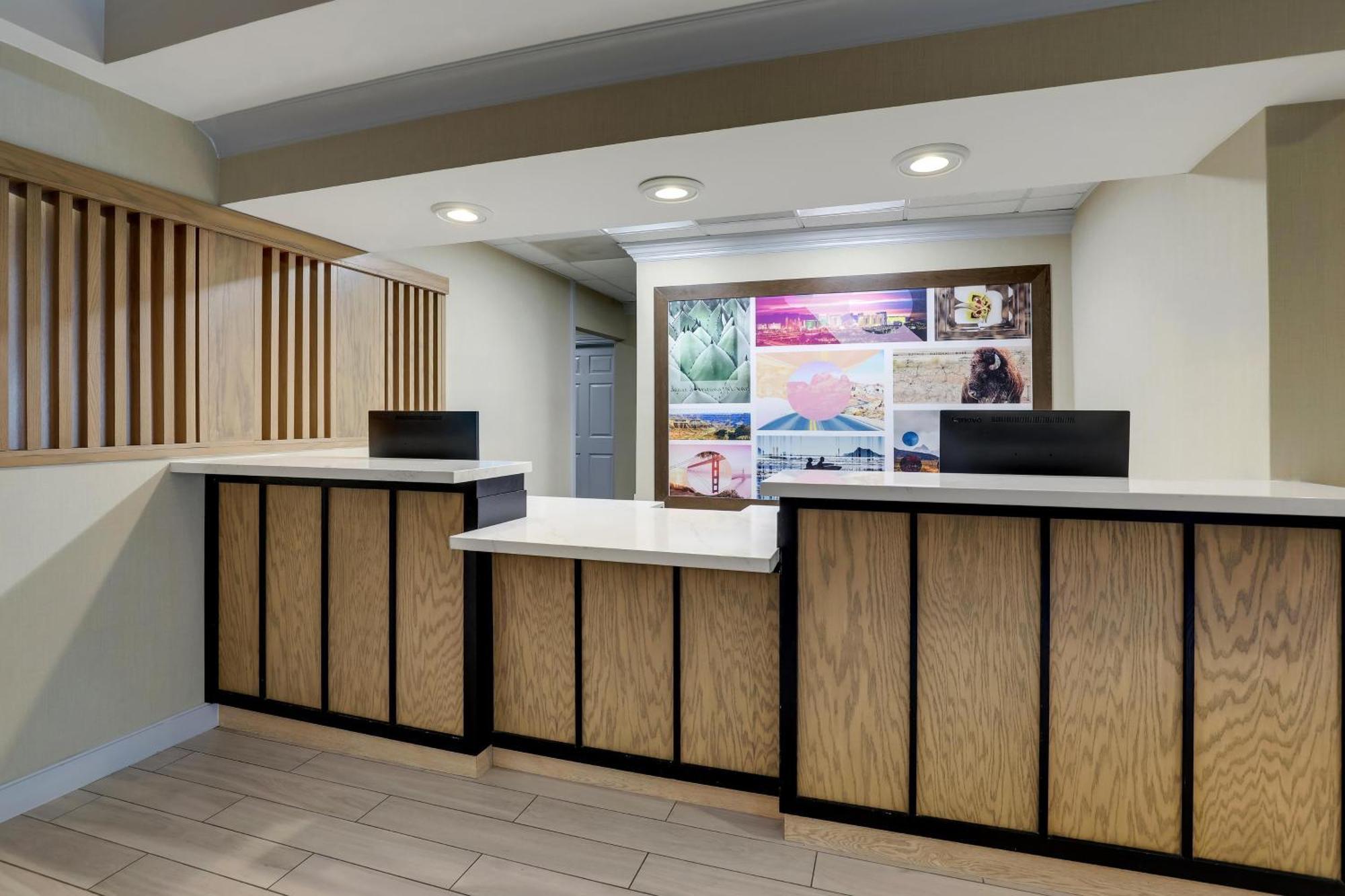 Sonesta Es - Airport Hotel 3*