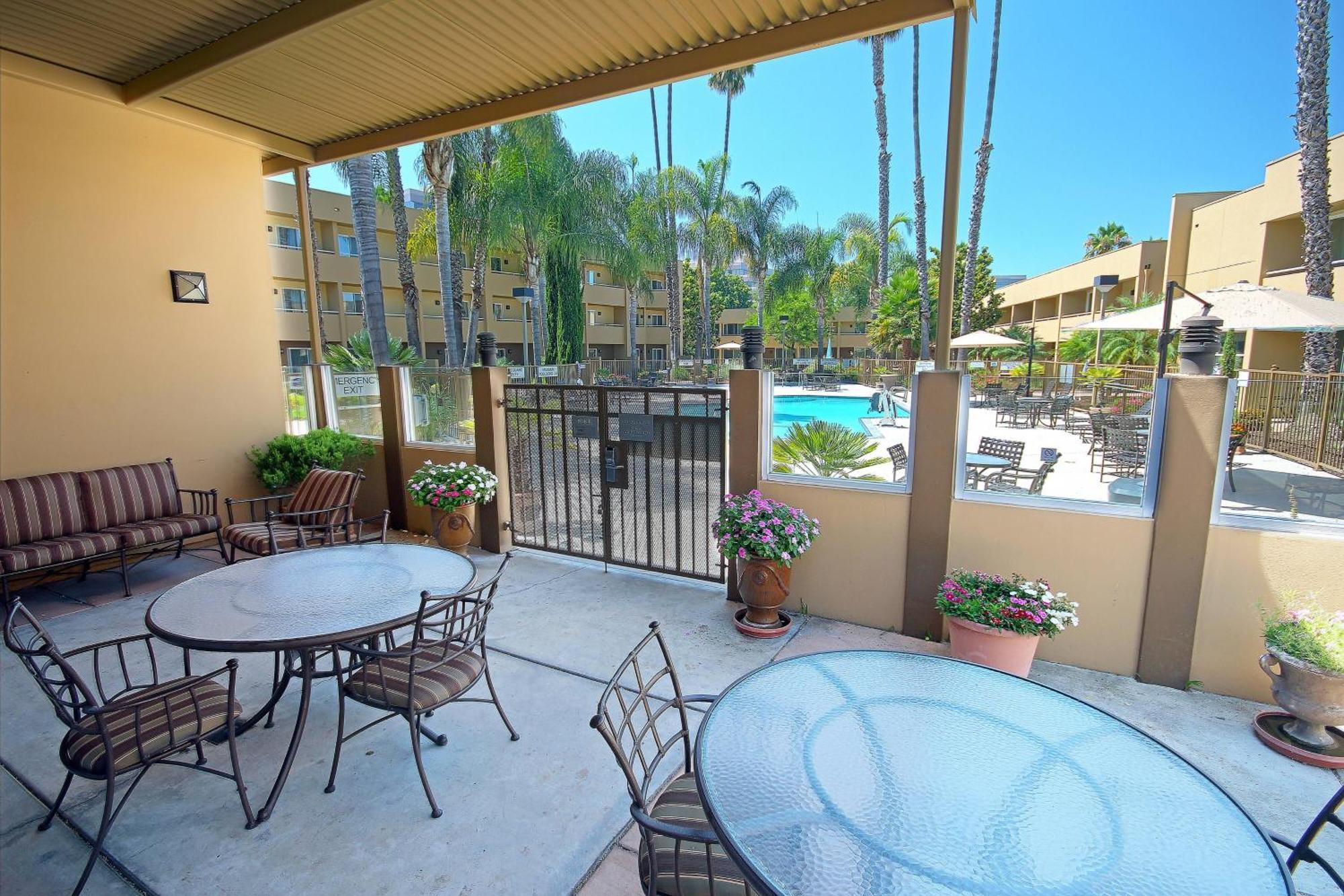 Fairfield And By Marriott Airport 3*