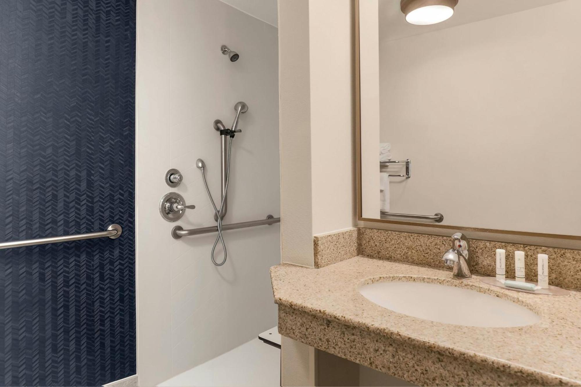 Hotel Fairfield And By Marriott Airport San Jose