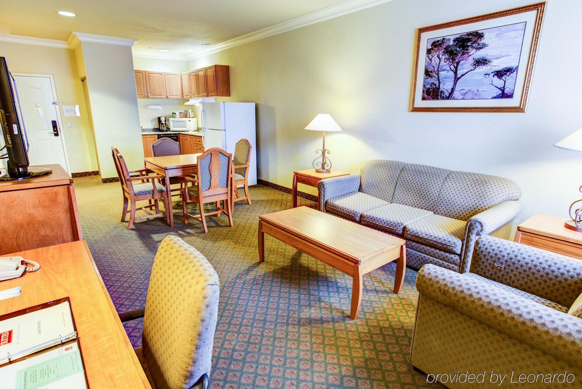 Comfort Airport Hotel 3*