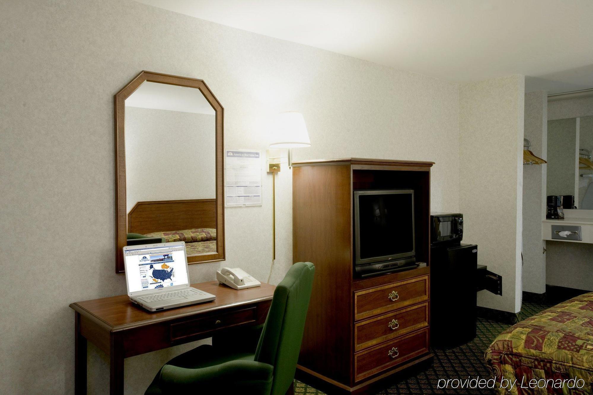 Americas Value Convention Center Hotel 2*
