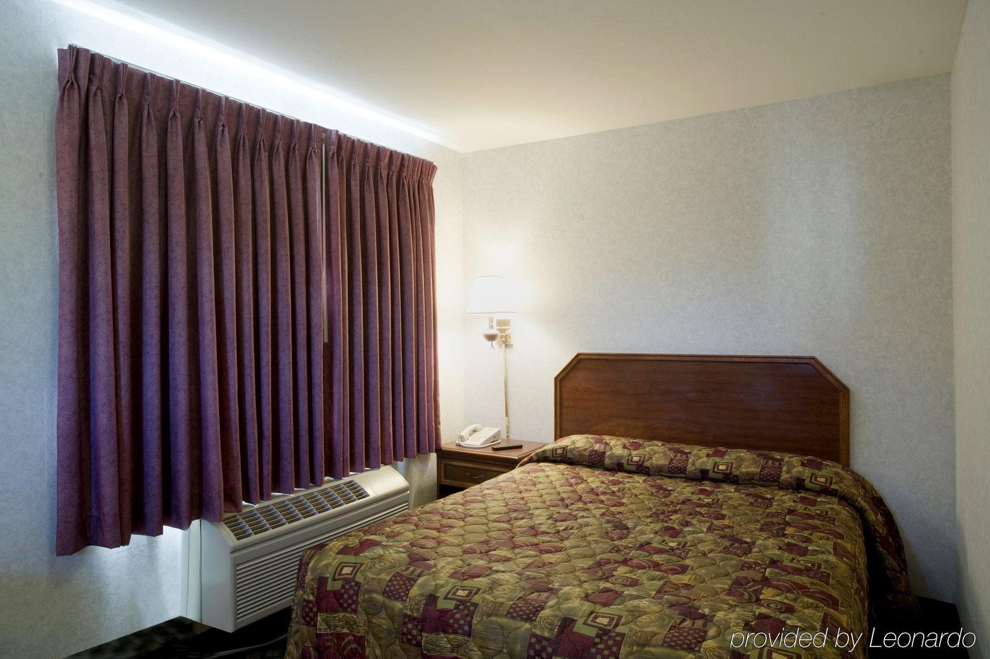 Americas Value Convention Center 2*