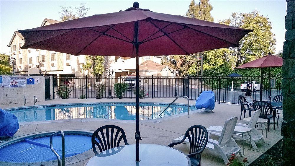 Clarion Silicon Valley Hotel 3*