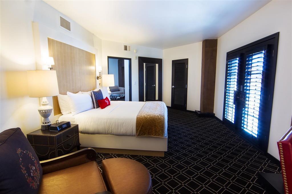 Valencia Santana Row 4*