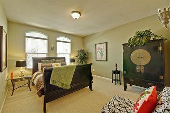 Elf Homes 3 Bedroom House On Cole Place * San Jose