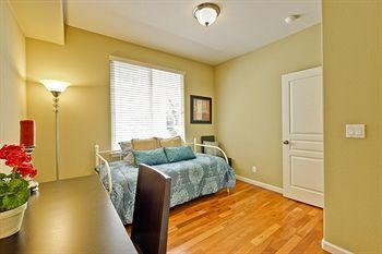 Elf Homes 3 Bedroom House On Cole Place * San Jose