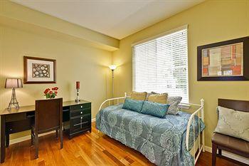 Elf Homes 3 Bedroom House On Cole Place Apartment *