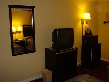 Rodeway Hwy-101 Tully Rd Exit Inn San Jose