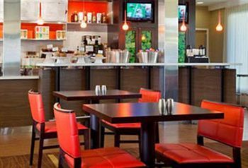 Courtyard By Marriott North/ Silicon Valley Hotel