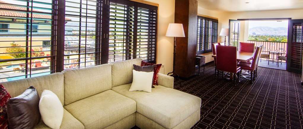 Hotel Valencia Santana Row 4*