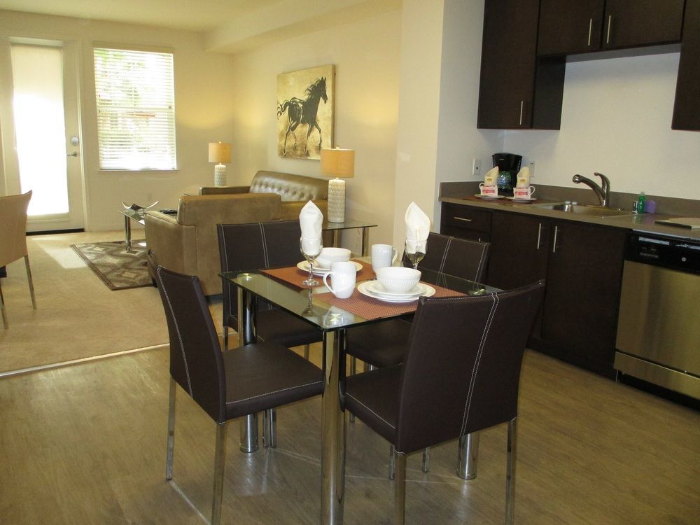 Global Luxury Suites At Epic Way Apartment