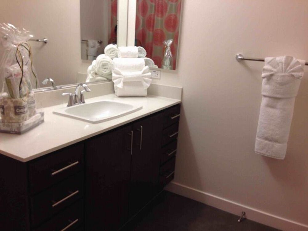 Global Luxury Suites At Epic Way * San Jose