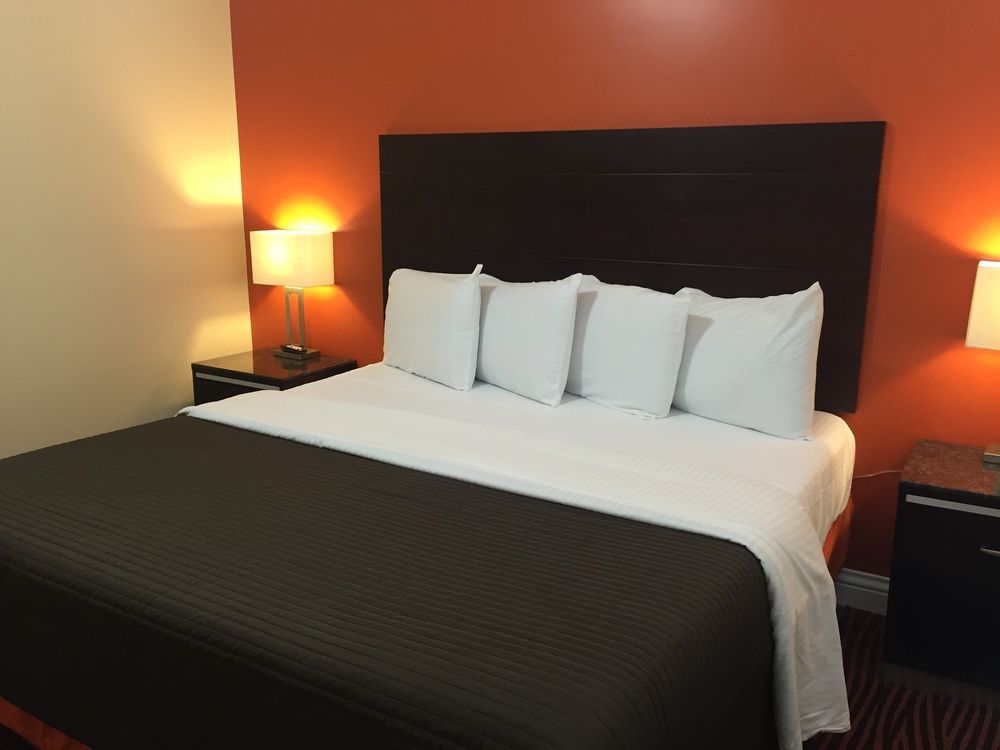Motel Convention Center &