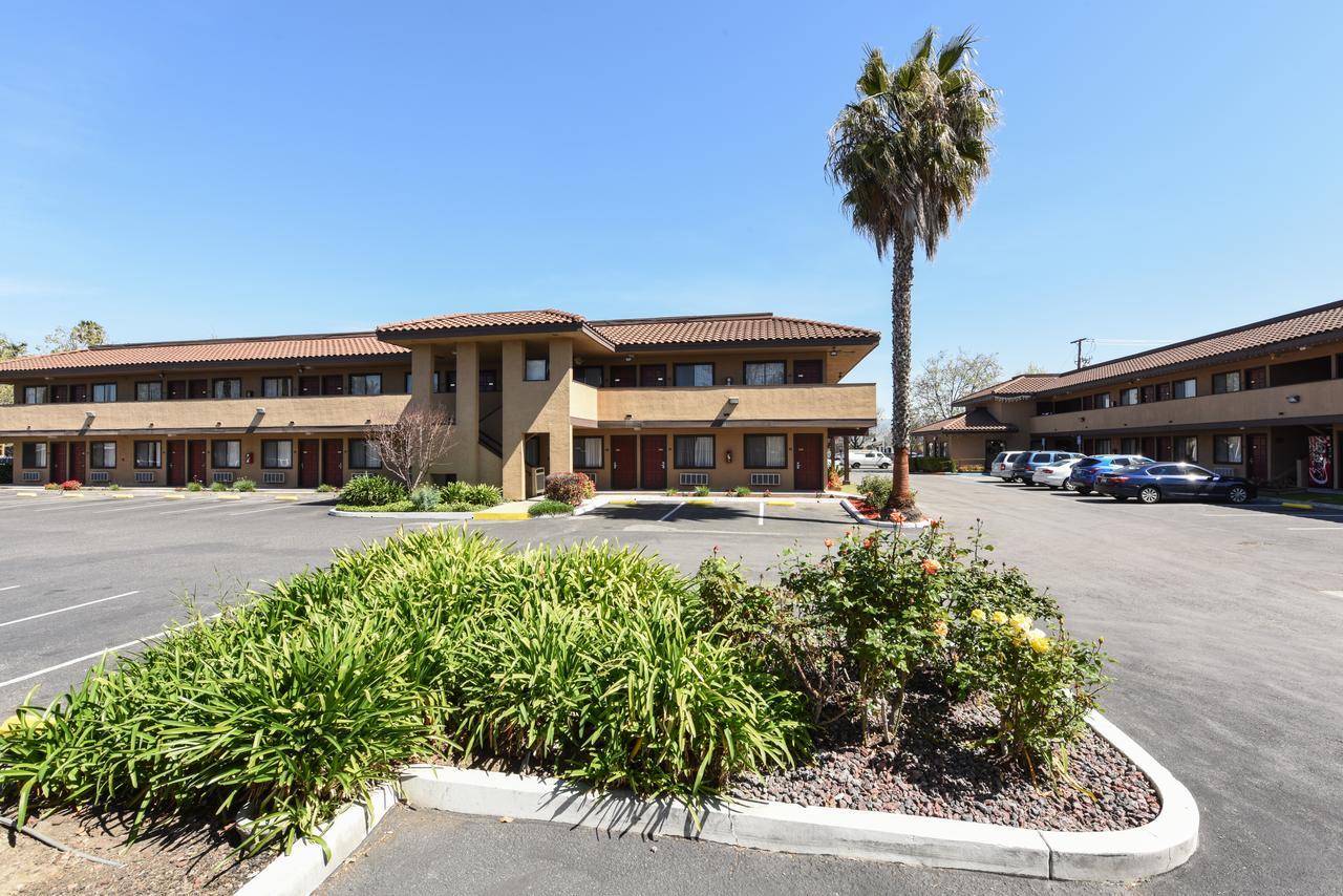 Signature Motel 3*