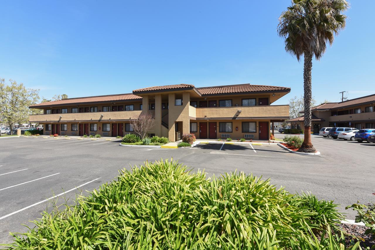 Signature Motel 3*