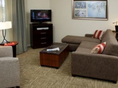 Hotel Sonesta Es - Airport 3*