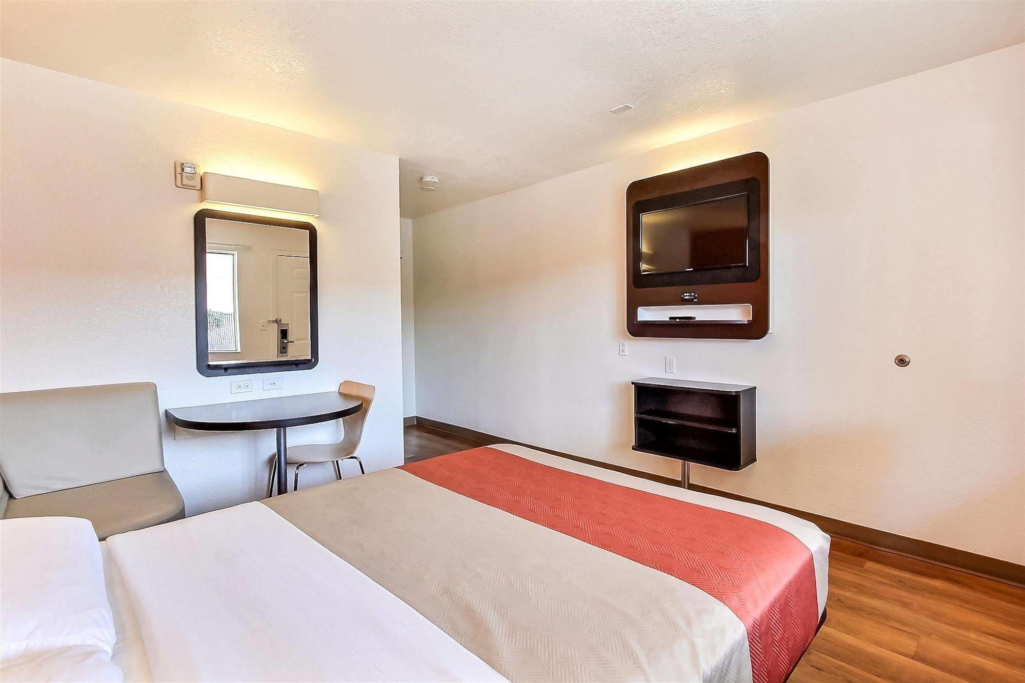 Park By Radisson, 2*